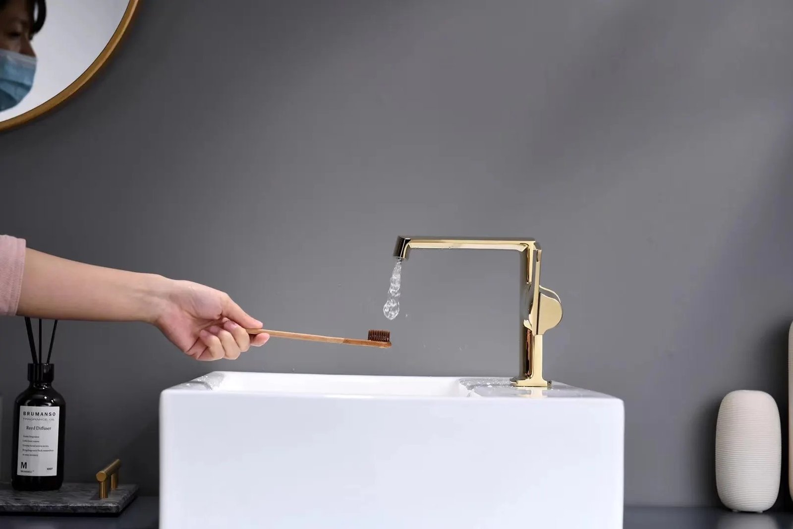 Single cold basin faucet 0852